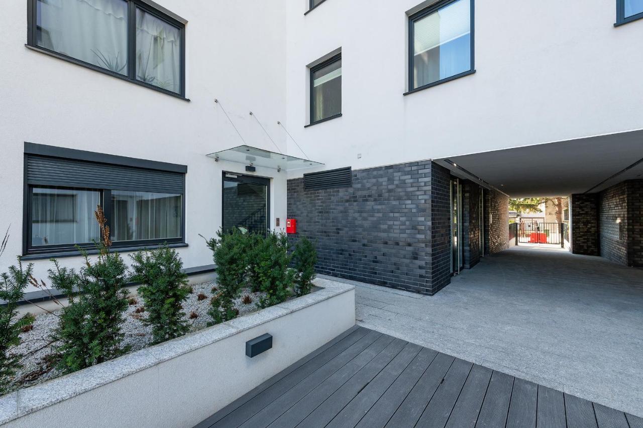 Apartament Airport Lirowa - P&o Serviced *